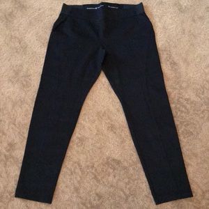 NWOT - Simply Vera Seamed Leggings